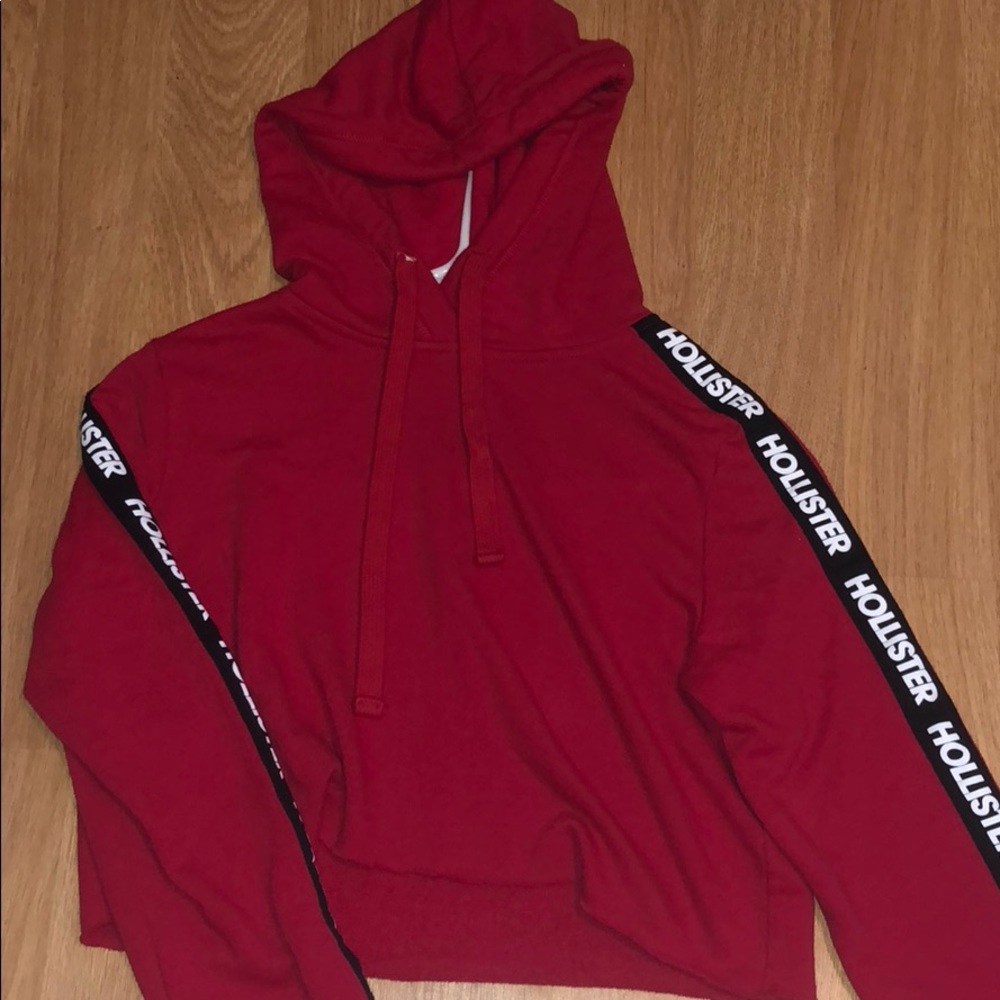 Red brand new hollister cropped hoodie